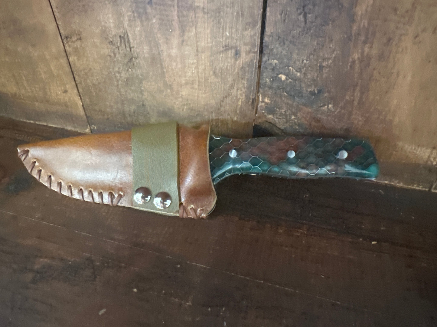Knife with Leather Sheath