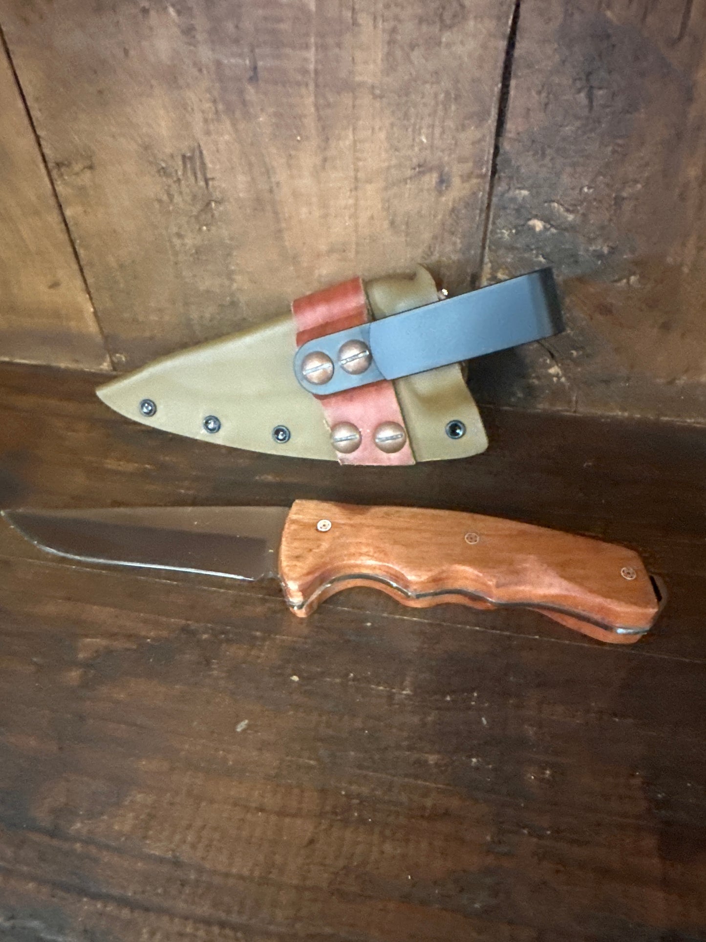 Knife with Leather Sheath