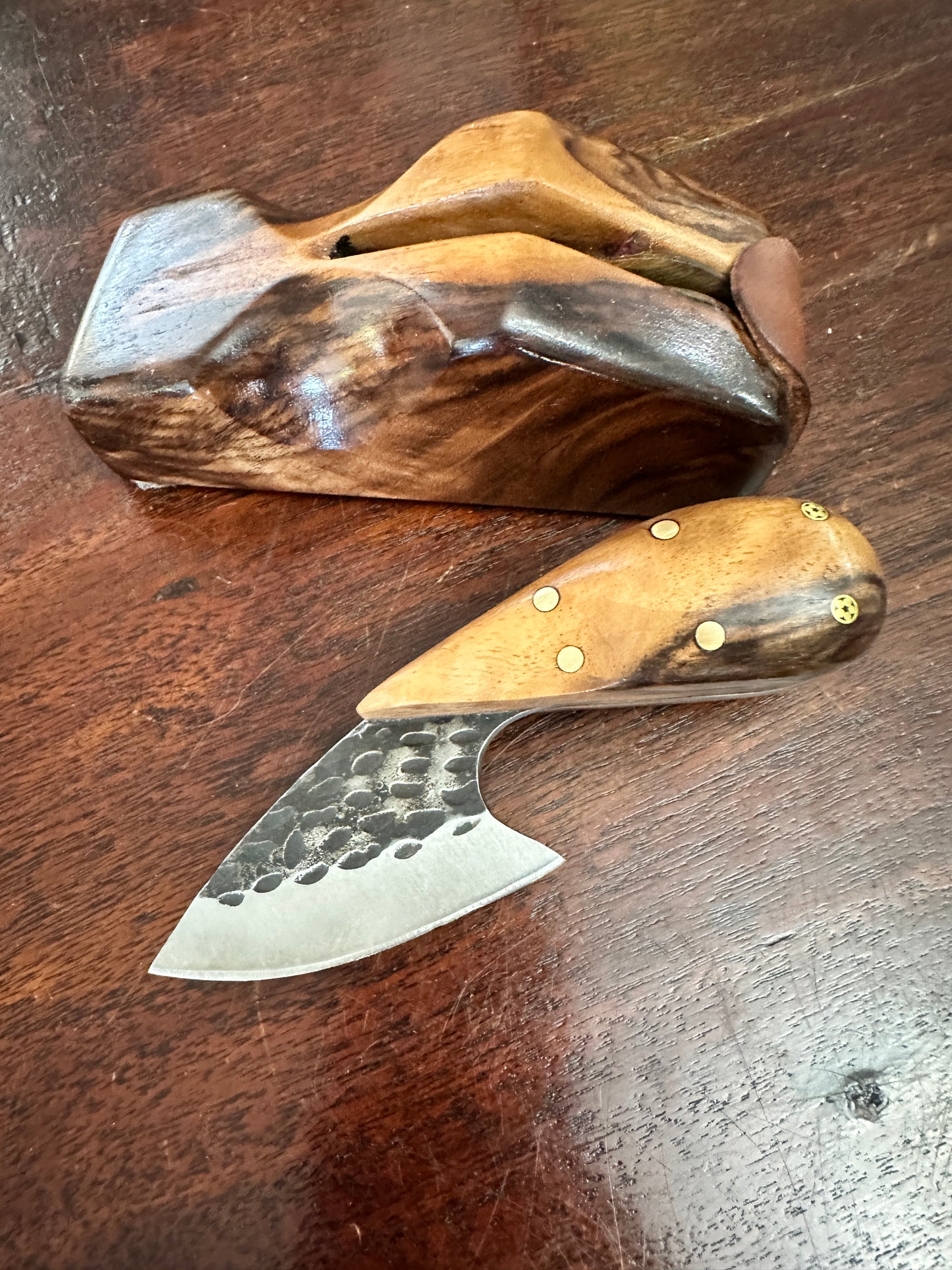 Claro Walnut Knife
